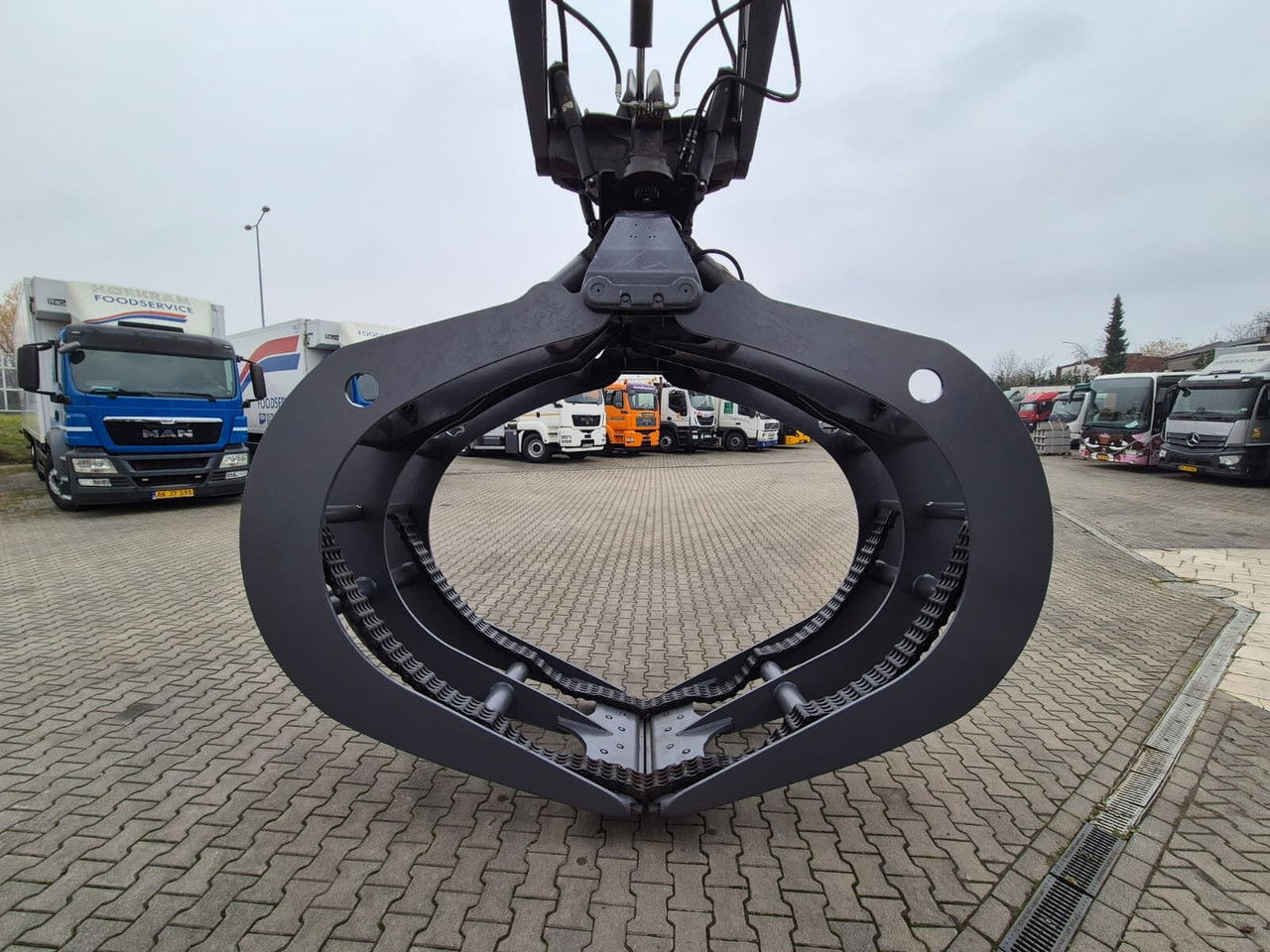 Kolesový nakladač Volvo L180 E: obrázok 20