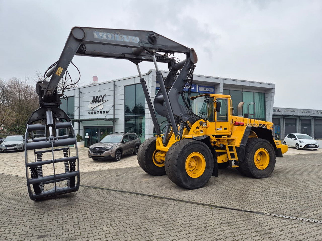 Kolesový nakladač Volvo L180 E: obrázok 13