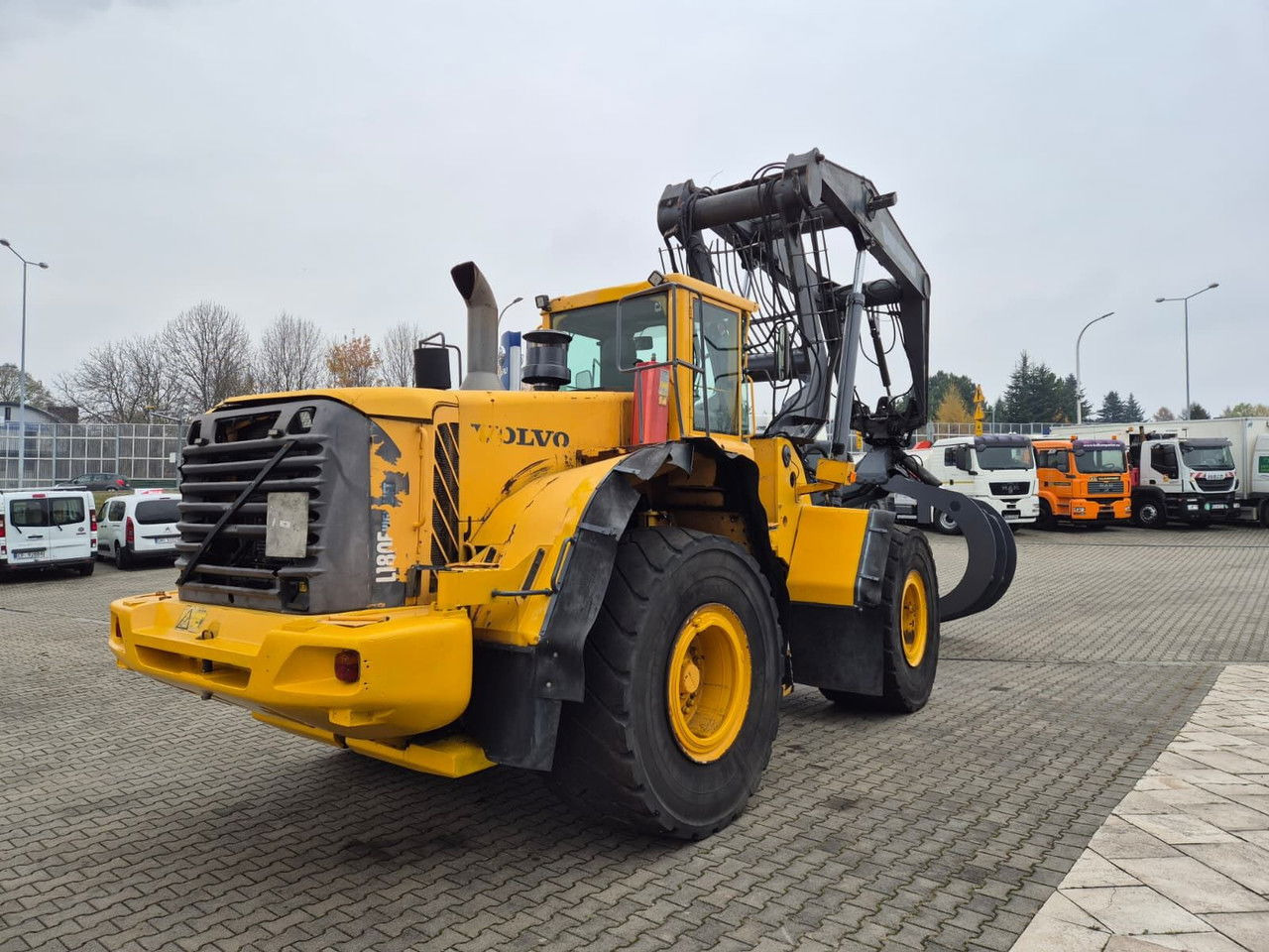 Kolesový nakladač Volvo L180 E: obrázok 7
