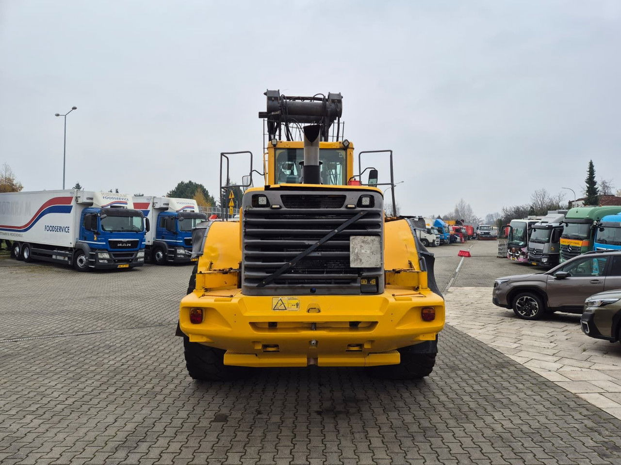 Kolesový nakladač Volvo L180 E: obrázok 9