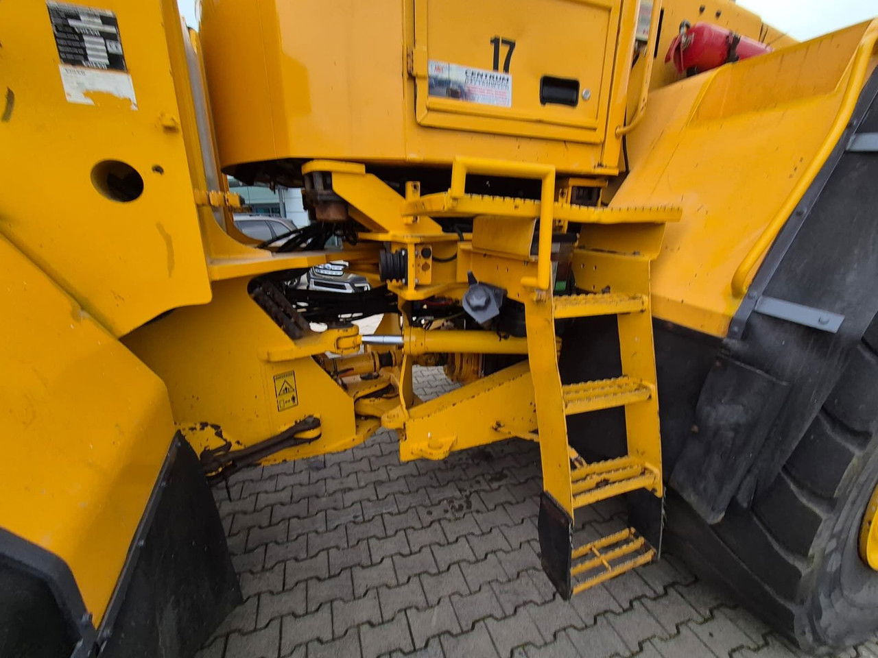 Kolesový nakladač Volvo L180 E: obrázok 15