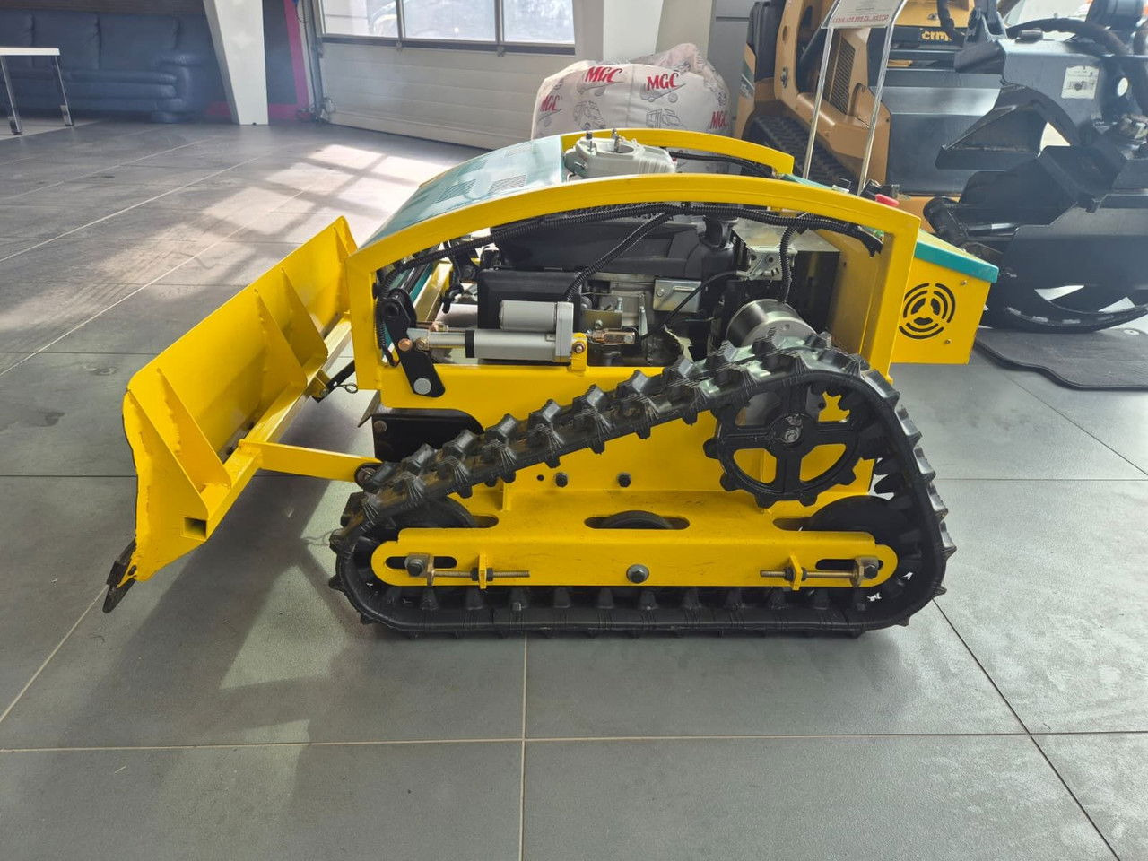 Mp MP-M500PRO / Brand NEW / Remote Controller Mower / Snow Plow - Záhradná technika: obrázok 2 Mp MP-M500PRO / Brand NEW / Remote Controller Mower / Snow Plow - Záhradná technika: obrázok 2