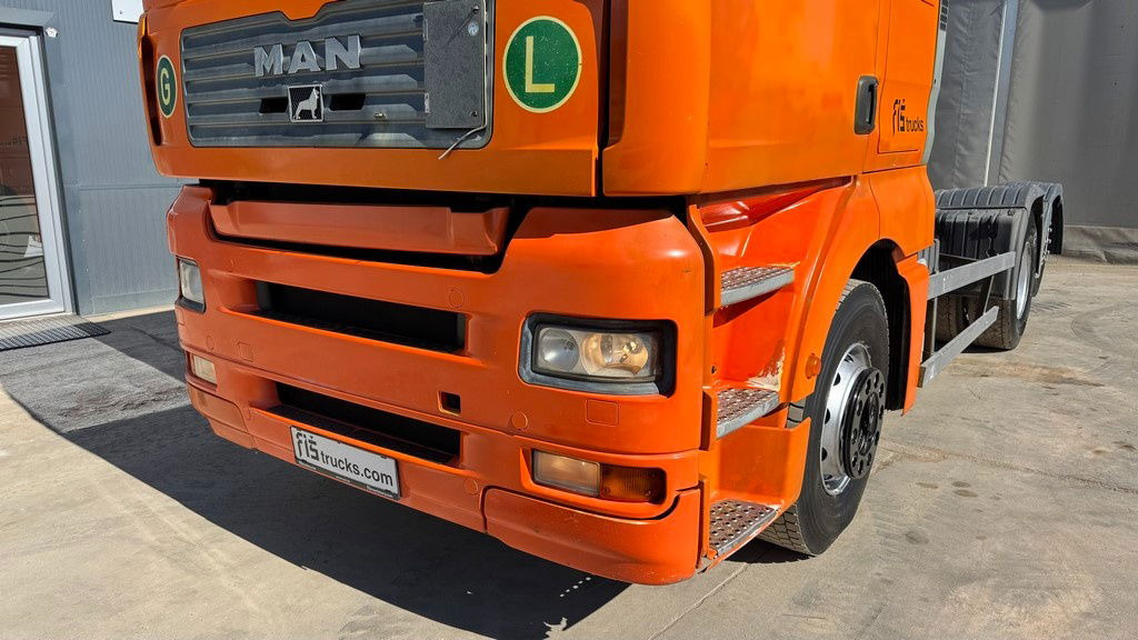 MAN TGA 26.460 6X2 chassis - lifitng axle - Podvozek s kabinou: obrázok 2 MAN TGA 26.460 6X2 chassis - lifitng axle - Podvozek s kabinou: obrázok 2