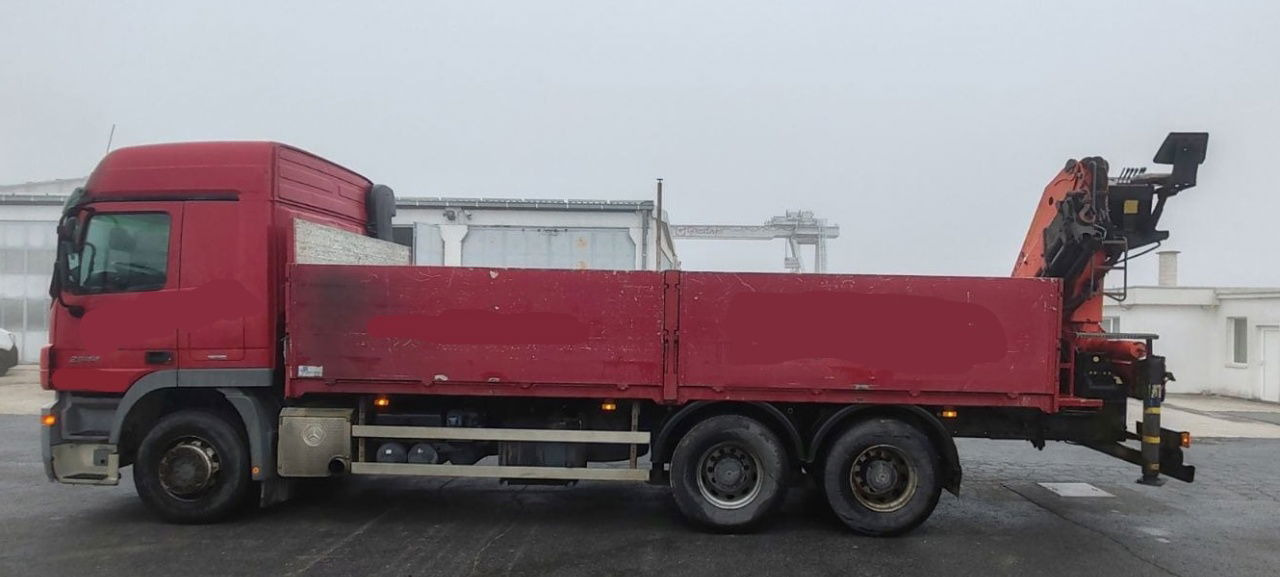 Mercedes-Benz Actros 2644L 6X4 stake body - Palfinger crane PK18500 - Valníkový/ Plošinový nákladný automobil: obrázok 2 Mercedes-Benz Actros 2644L 6X4 stake body - Palfinger crane PK18500 - Valníkový/ Plošinový nákladný automobil: obrázok 2
