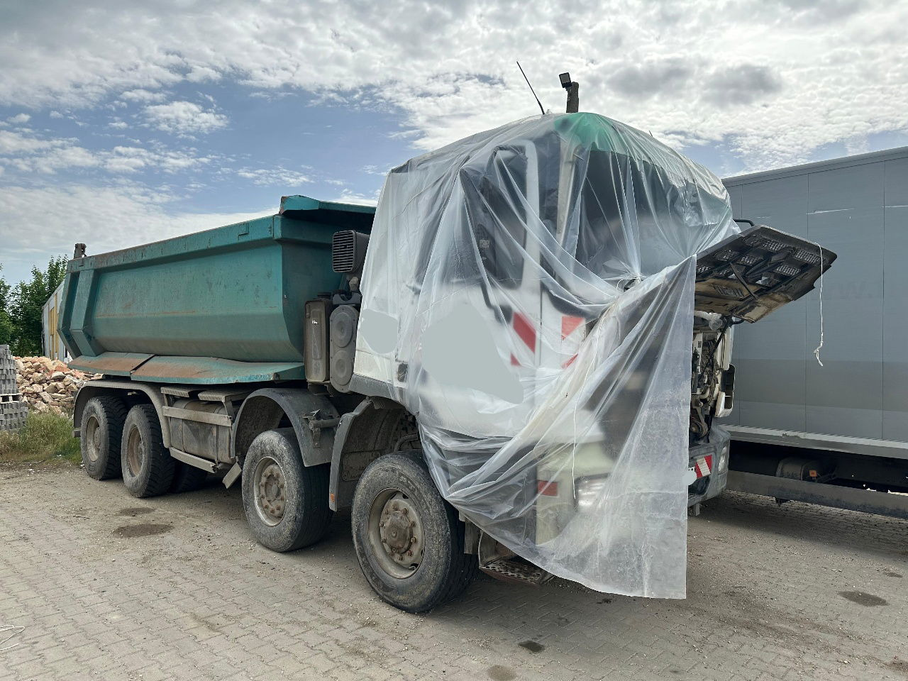 Mercedes-Benz Actros 4141 K 8x6 mulda tipper - damaged - Sklápač: obrázok 1 Mercedes-Benz Actros 4141 K 8x6 mulda tipper - damaged - Sklápač: obrázok 1