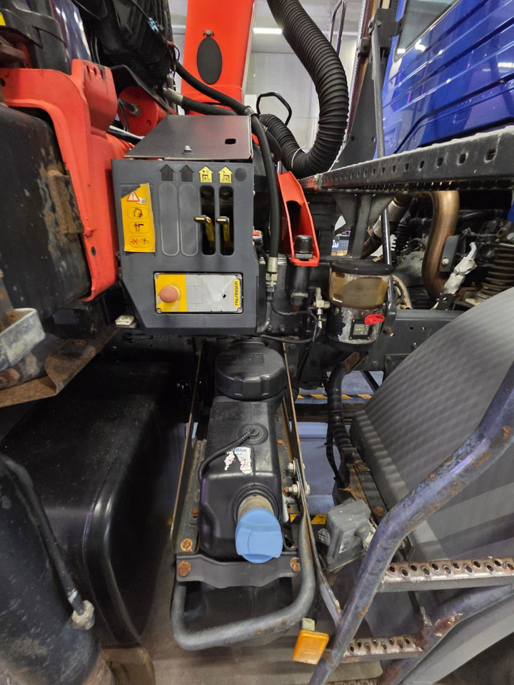 Mercedes-Benz Axor 1829 K 4x2 meiller tipper - crane PK8501 remote - Sklápač: obrázok 4 Mercedes-Benz Axor 1829 K 4x2 meiller tipper - crane PK8501 remote - Sklápač: obrázok 4