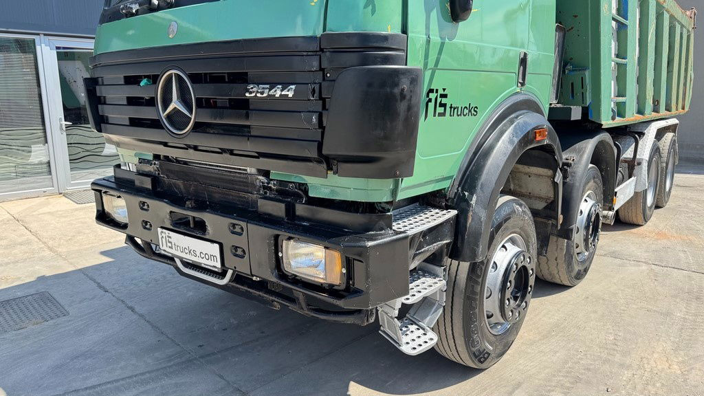 Mercedes-Benz SK 3235 8X4 tipper - V8 - Sklápač: obrázok 2 Mercedes-Benz SK 3235 8X4 tipper - V8 - Sklápač: obrázok 2