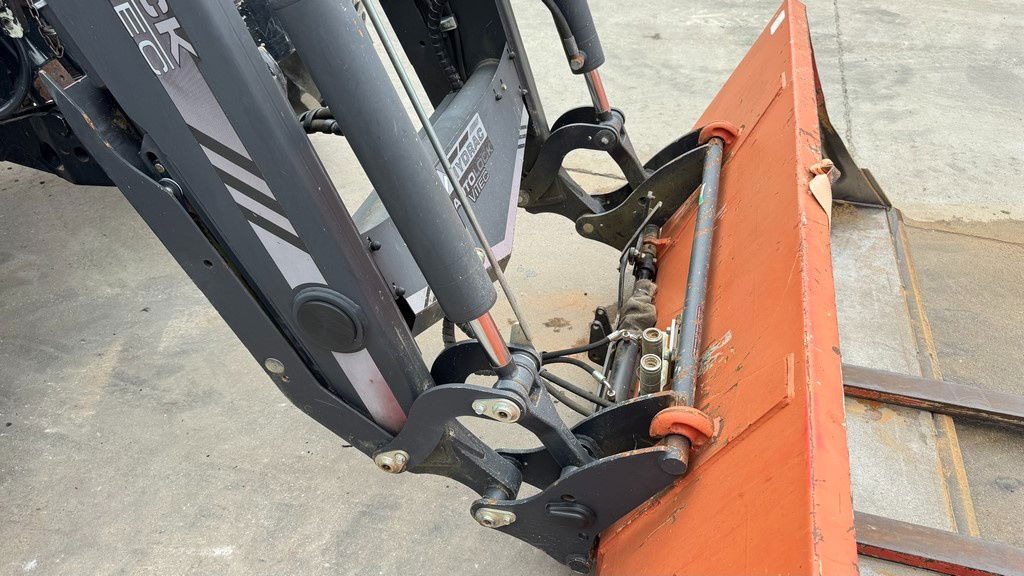 Steyr 6140 Profi 4x4 aut. arm + bucket - Traktor: obrázok 4 Steyr 6140 Profi 4x4 aut. arm + bucket - Traktor: obrázok 4