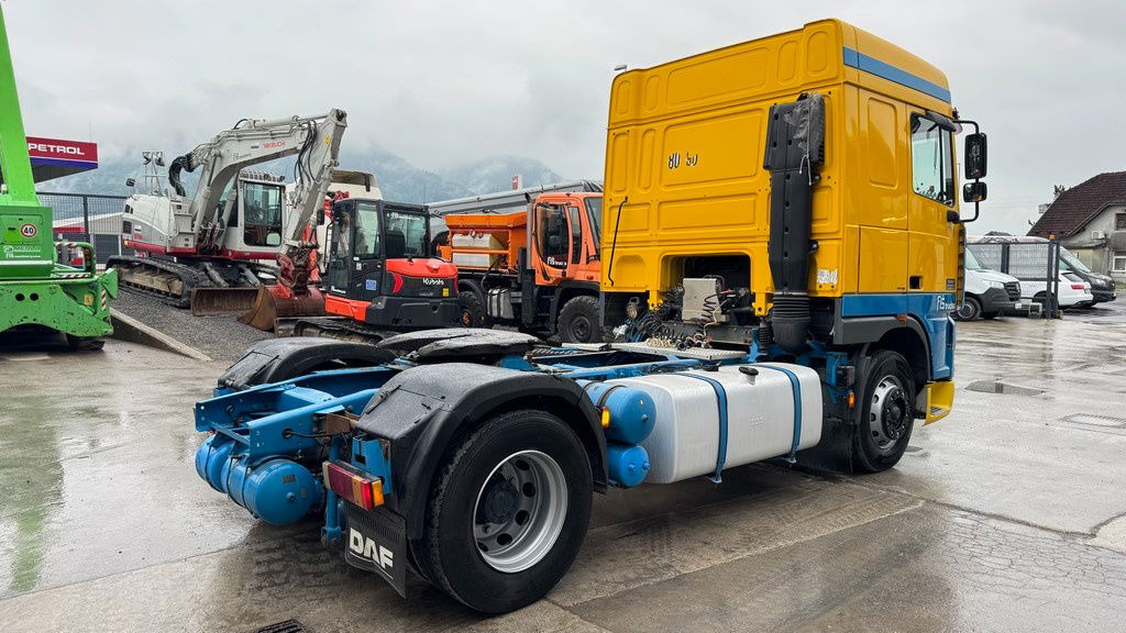 DAF XF 95.430 4x2 tractor unit - euro 3 - Ťahač: obrázok 5 DAF XF 95.430 4x2 tractor unit - euro 3 - Ťahač: obrázok 5