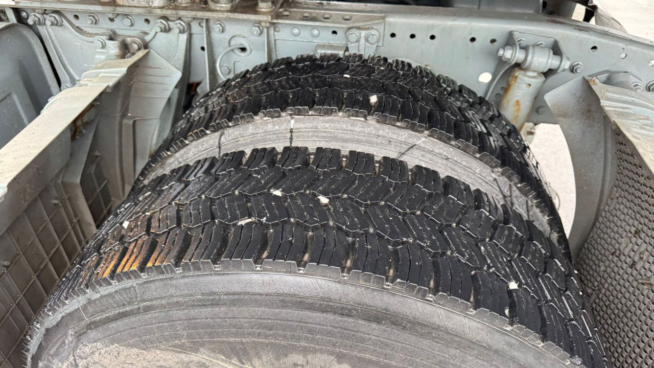 Mercedes-Benz Actros 1840 Axor 1840 LS 4x2 tipper hydraulics - Ťahač: obrázok 5 Mercedes-Benz Actros 1840 Axor 1840 LS 4x2 tipper hydraulics - Ťahač: obrázok 5