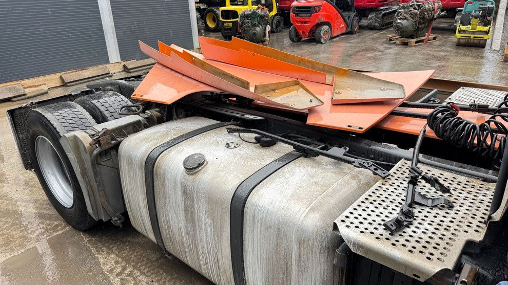 Mercedes-Benz Actros 1844 4x2 - tractor unit - retarder - Ťahač: obrázok 4 Mercedes-Benz Actros 1844 4x2 - tractor unit - retarder - Ťahač: obrázok 4