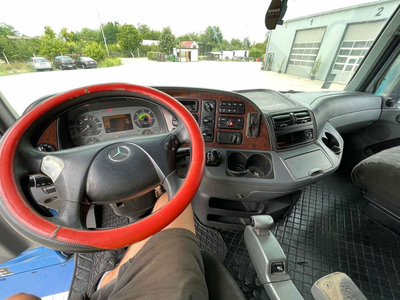 Ťahač Mercedes-Benz Actros 1844 4x2 tractor unit - retarder: obrázok 12