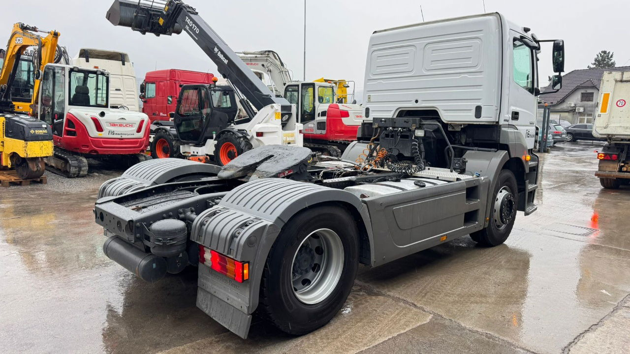 Mercedes-Benz Axor 1836 4x2 tipper hydraulics - Ťahač: obrázok 3 Mercedes-Benz Axor 1836 4x2 tipper hydraulics - Ťahač: obrázok 3