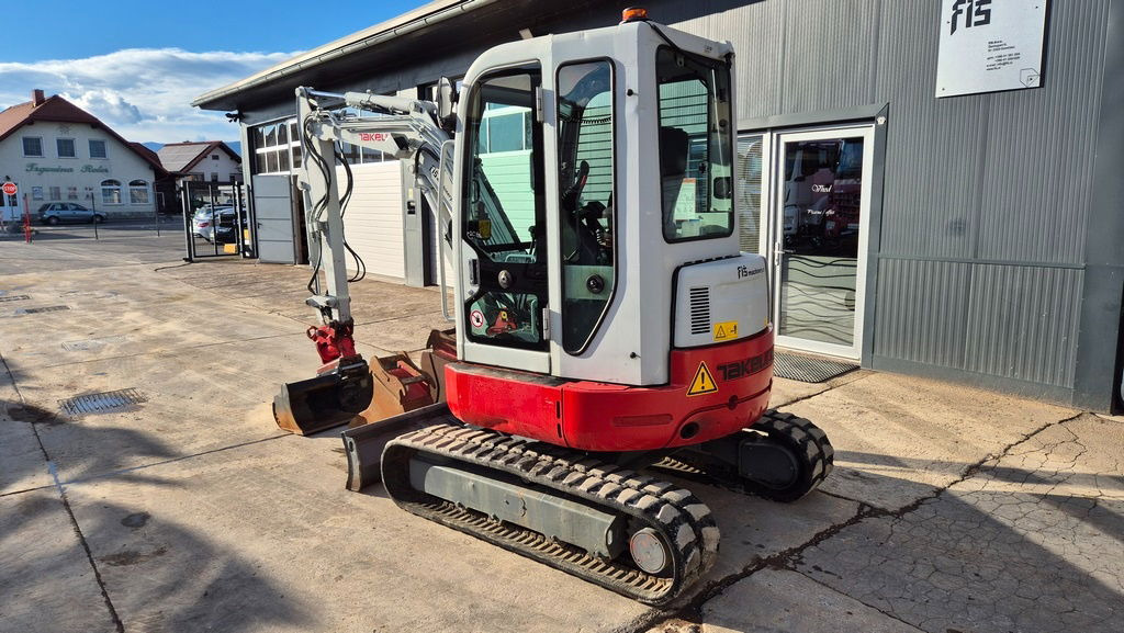 Takeuchi TB138FR - Powertilt - 3X Buckets - 2015 Year - Mini rýpadlo: obrázok 4 Takeuchi TB138FR - Powertilt - 3X Buckets - 2015 Year - Mini rýpadlo: obrázok 4