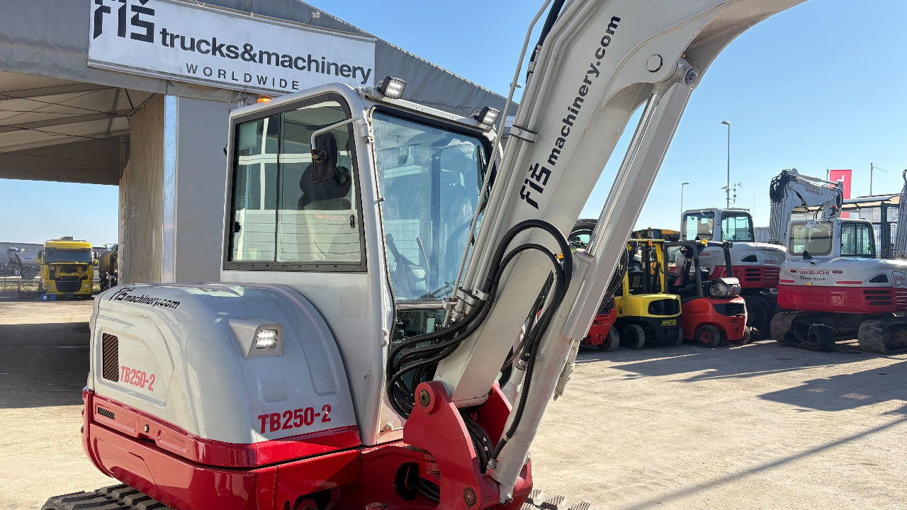Takeuchi TB250-2 - 2021 Year - 1825 Hours - Powertilt -3X Buckets - Mini rýpadlo: obrázok 5 Takeuchi TB250-2 - 2021 Year - 1825 Hours - Powertilt -3X Buckets - Mini rýpadlo: obrázok 5