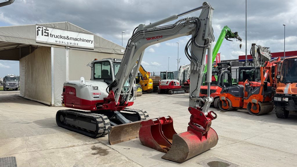 Takeuchi TB290-2 - 2022 Year - 820 Hours - Powertilt - Mini rýpadlo: obrázok 2 Takeuchi TB290-2 - 2022 Year - 820 Hours - Powertilt - Mini rýpadlo: obrázok 2