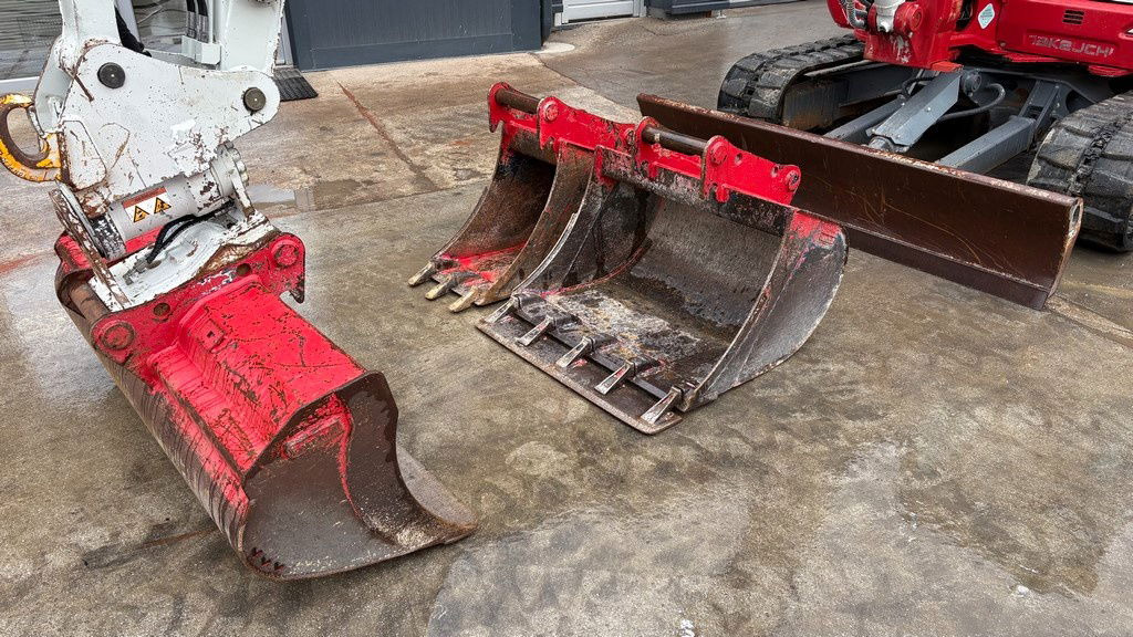 Takeuchi TB370 - Powertilt - 3X Buckets - 2021 Year - 3025 Working Hours - Mini rýpadlo: obrázok 2 Takeuchi TB370 - Powertilt - 3X Buckets - 2021 Year - 3025 Working Hours - Mini rýpadlo: obrázok 2