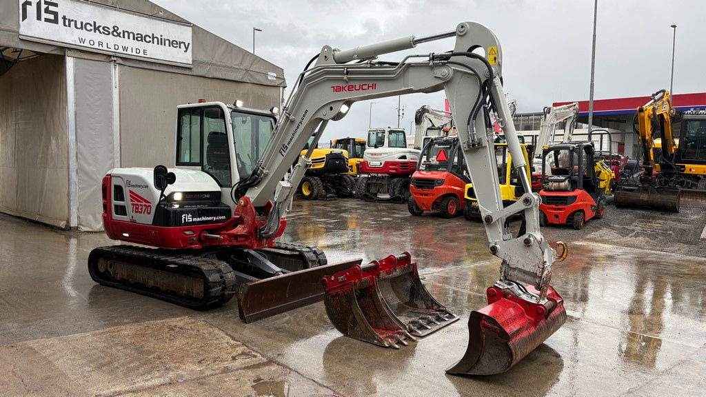 Takeuchi TB370 - Powertilt - 3X Buckets - 2021 Year - 3025 Working Hours - Mini rýpadlo: obrázok 5 Takeuchi TB370 - Powertilt - 3X Buckets - 2021 Year - 3025 Working Hours - Mini rýpadlo: obrázok 5