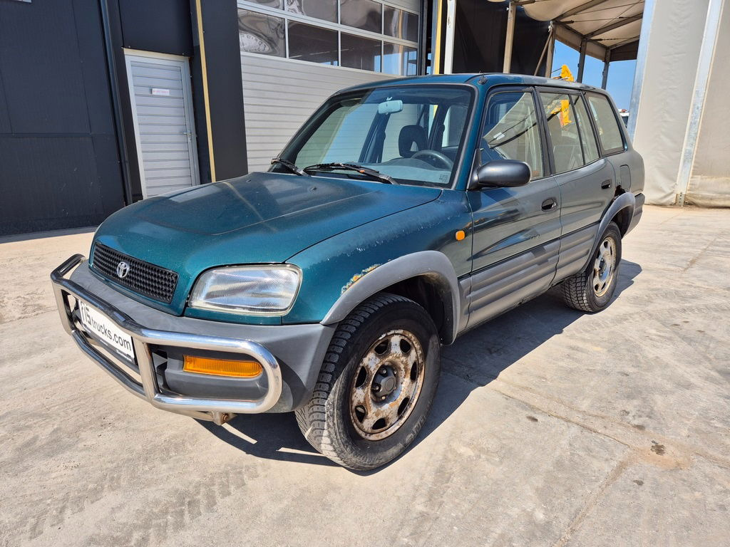 Toyota RAV4 2.0 - Petrol - Automatic - AC - SUV: obrázok 1 Toyota RAV4 2.0 - Petrol - Automatic - AC - SUV: obrázok 1