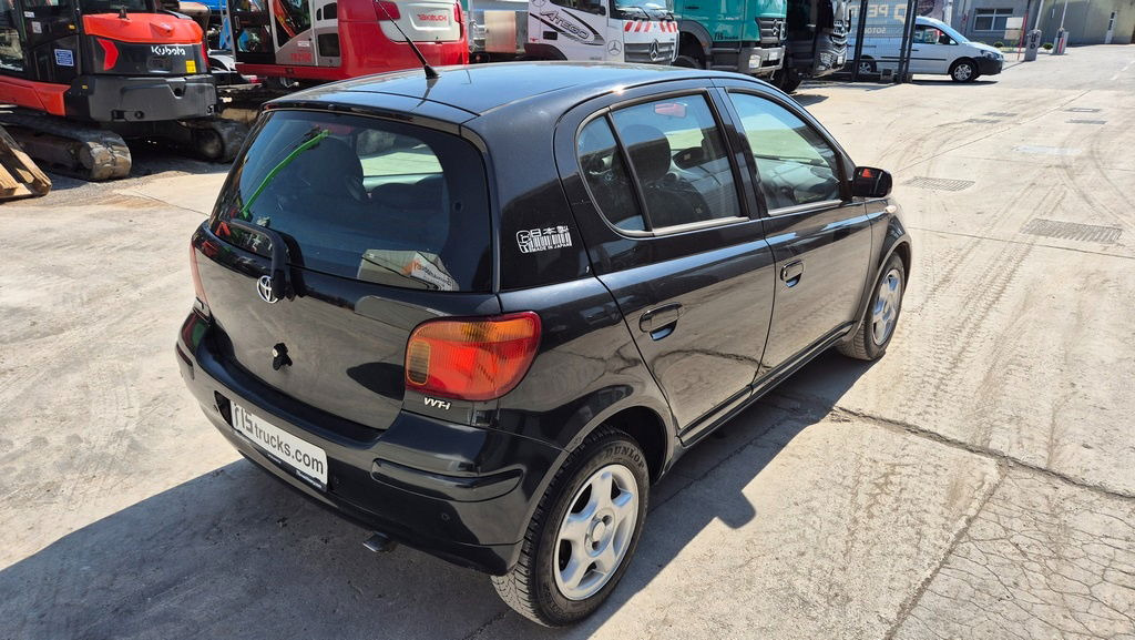 Toyota Yaris 1.3 - Petrol - 5 Doors - AC - Hatchback: obrázok 5 Toyota Yaris 1.3 - Petrol - 5 Doors - AC - Hatchback: obrázok 5