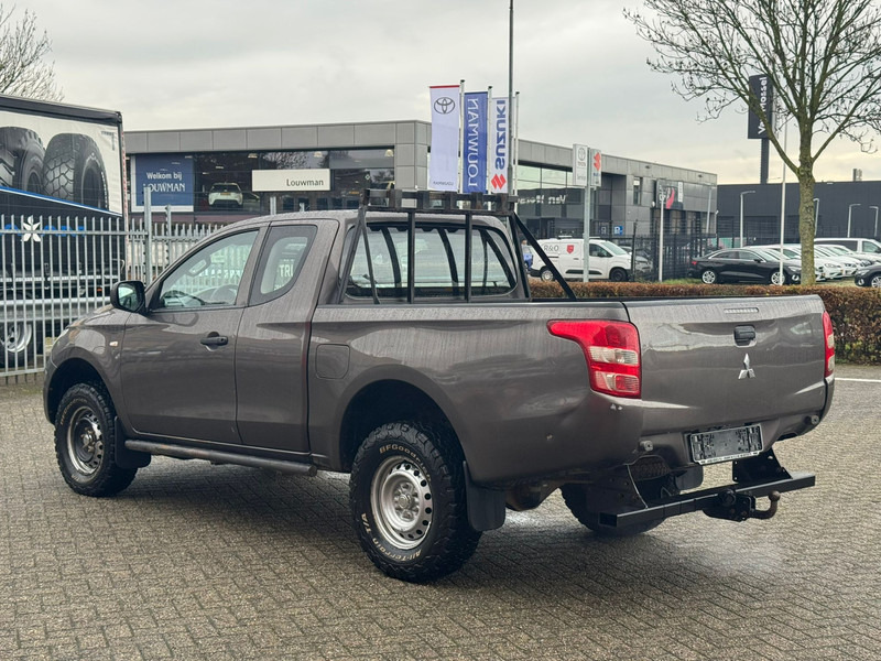 Mitsubishi L200 4*4 airco - Pick-up: obrázok 4 Mitsubishi L200 4*4 airco - Pick-up: obrázok 4