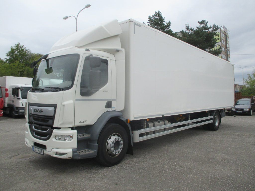 DAF 18.290 - Skříňový nákladní auto: obrázok 1 DAF 18.290 - Skříňový nákladní auto: obrázok 1