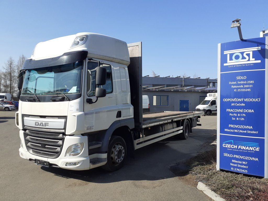 DAF CF320 EURO 6 - Valníkový/ Plošinový nákladný automobil: obrázok 1 DAF CF320 EURO 6 - Valníkový/ Plošinový nákladný automobil: obrázok 1
