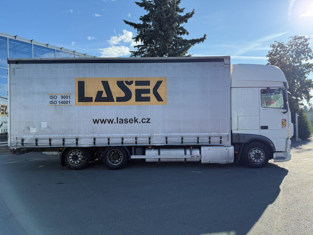 DAF XF440 EURO 6 6x2 - Plachtové nákladné vozidlo: obrázok 3 DAF XF440 EURO 6 6x2 - Plachtové nákladné vozidlo: obrázok 3