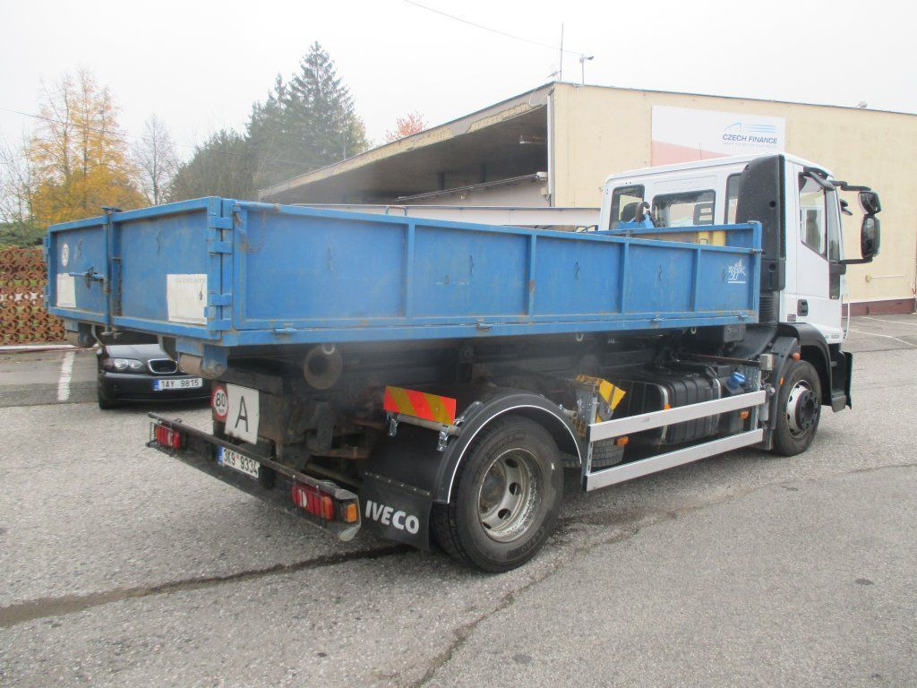 Iveco 120E - Hákový nosič kontajnerov: obrázok 4 Iveco 120E - Hákový nosič kontajnerov: obrázok 4