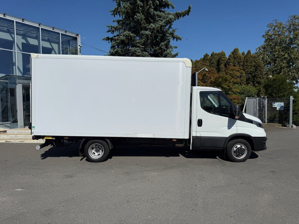 Iveco 35C16 Daily - Dodávka skriňová nadstavba: obrázok 3 Iveco 35C16 Daily - Dodávka skriňová nadstavba: obrázok 3