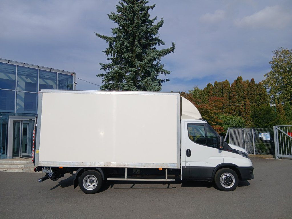 Iveco 35C16 Daily - Dodávka skriňová nadstavba: obrázok 3 Iveco 35C16 Daily - Dodávka skriňová nadstavba: obrázok 3