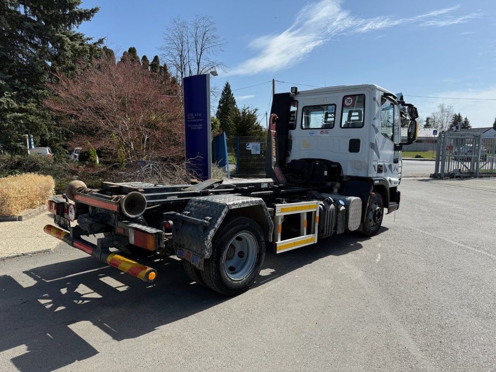 Iveco 75E18 EURO 4 - Hákový nosič kontajnerov: obrázok 4 Iveco 75E18 EURO 4 - Hákový nosič kontajnerov: obrázok 4