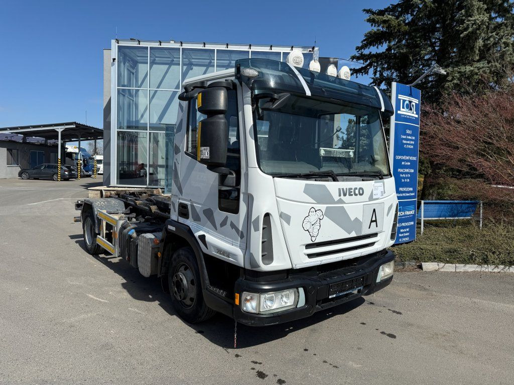 Iveco 75E18 EURO 4 - Hákový nosič kontajnerov: obrázok 2 Iveco 75E18 EURO 4 - Hákový nosič kontajnerov: obrázok 2
