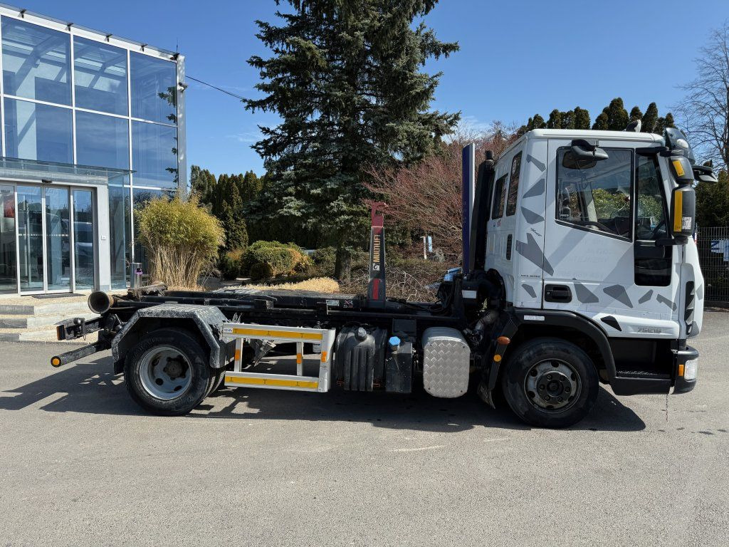 Iveco 75E18 EURO 4 - Hákový nosič kontajnerov: obrázok 3 Iveco 75E18 EURO 4 - Hákový nosič kontajnerov: obrázok 3