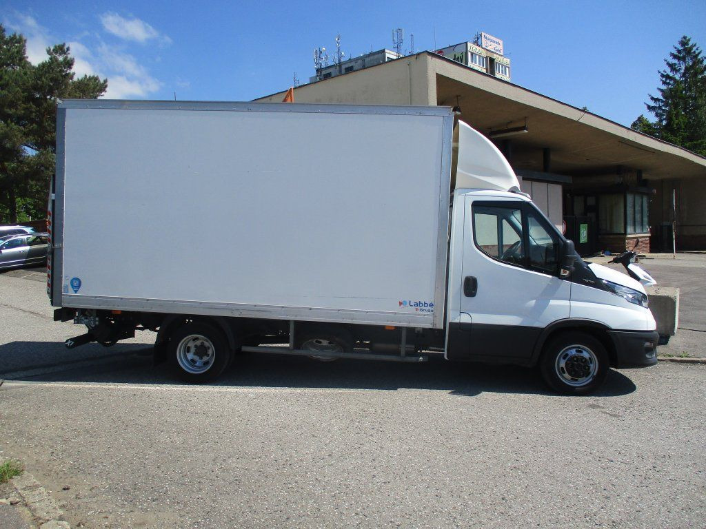 Iveco Daily 35C16 3.0 - Dodávka skriňová nadstavba: obrázok 4 Iveco Daily 35C16 3.0 - Dodávka skriňová nadstavba: obrázok 4