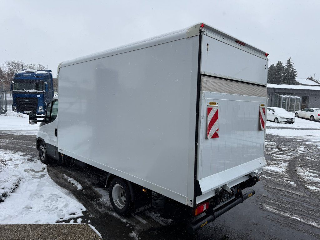 Iveco Daily 35C16 - Dodávka skriňová nadstavba: obrázok 4 Iveco Daily 35C16 - Dodávka skriňová nadstavba: obrázok 4