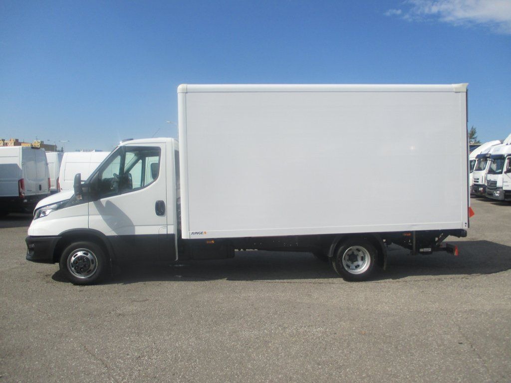 Iveco Daily 35C16 - Dodávka skriňová nadstavba: obrázok 5 Iveco Daily 35C16 - Dodávka skriňová nadstavba: obrázok 5