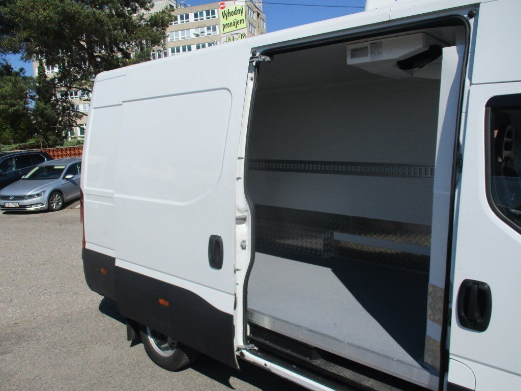 Iveco Daily 35S16 2.3L - Chladiarenská dodávka: obrázok 5 Iveco Daily 35S16 2.3L - Chladiarenská dodávka: obrázok 5