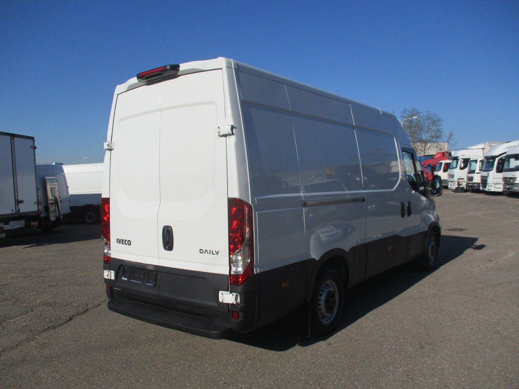 Iveco Daily 35S16 - Furgon: obrázok 5 Iveco Daily 35S16 - Furgon: obrázok 5