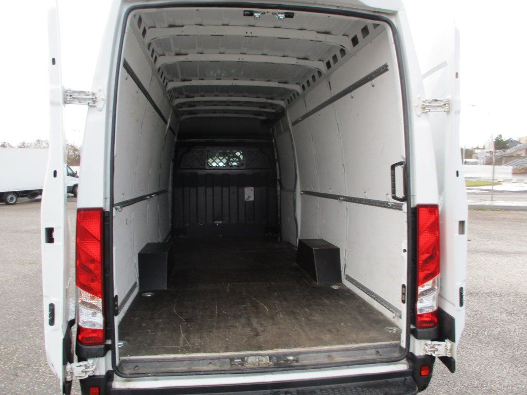 Iveco Daily 35S16 Hi Matic - Furgon: obrázok 5 Iveco Daily 35S16 Hi Matic - Furgon: obrázok 5