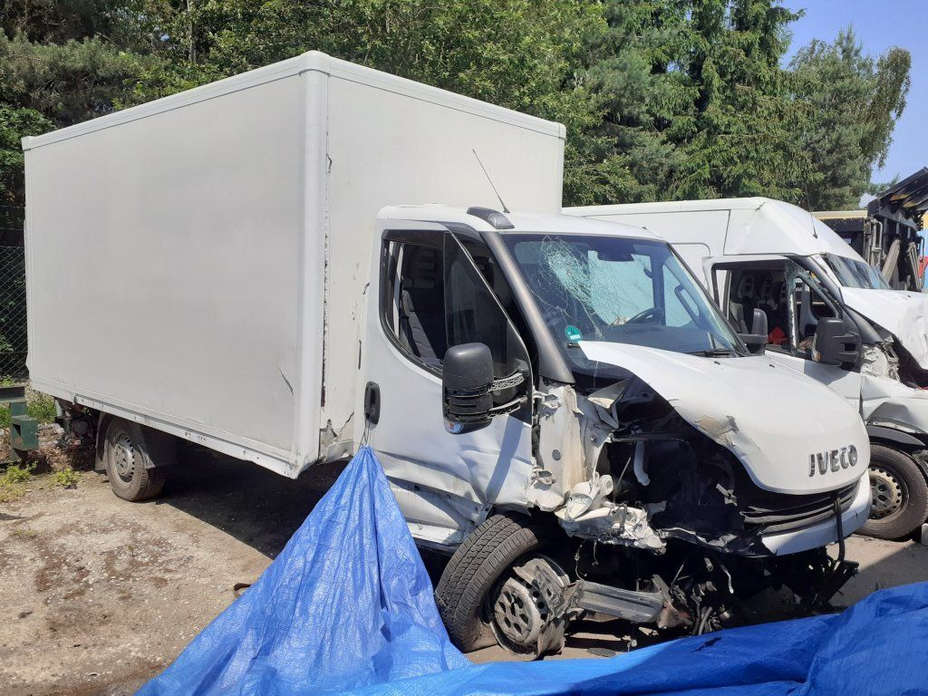 Iveco Daily 35S16 mit LBW DAMAGED - Dodávka skriňová nadstavba: obrázok 1 Iveco Daily 35S16 mit LBW DAMAGED - Dodávka skriňová nadstavba: obrázok 1