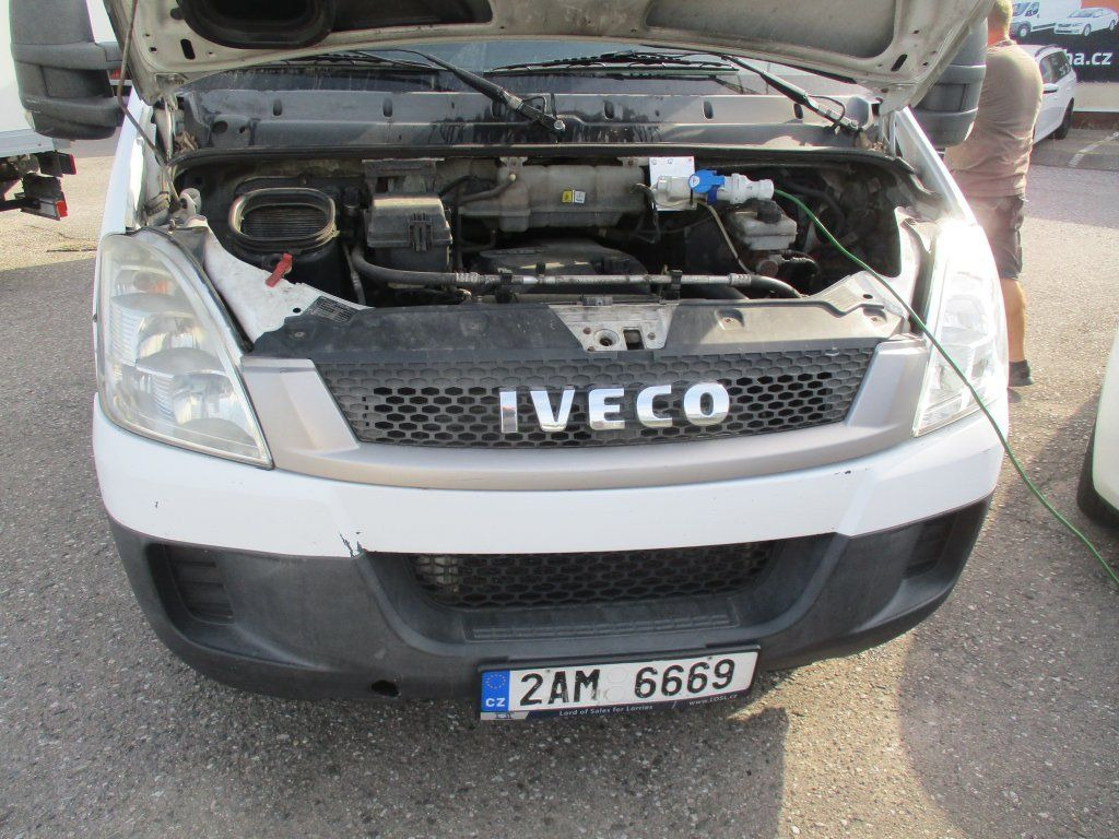 Iveco Daily 50C15 Carrier 350 - Chladiarenská dodávka: obrázok 3 Iveco Daily 50C15 Carrier 350 - Chladiarenská dodávka: obrázok 3