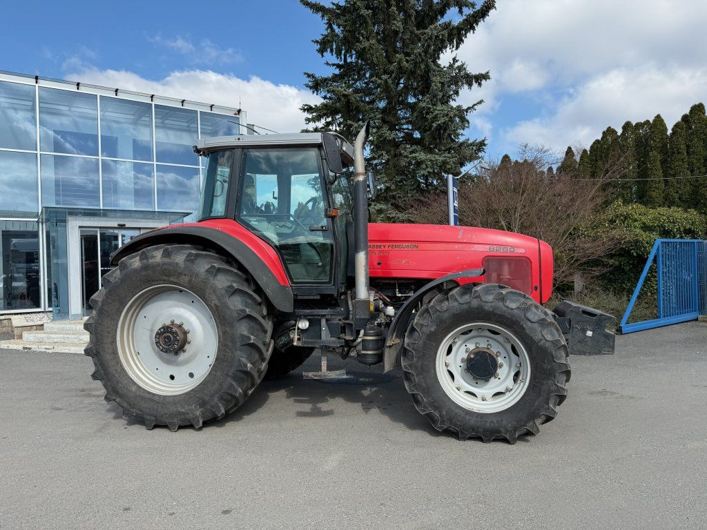 Massey Ferguson MF8260 - Traktor: obrázok 3 Massey Ferguson MF8260 - Traktor: obrázok 3