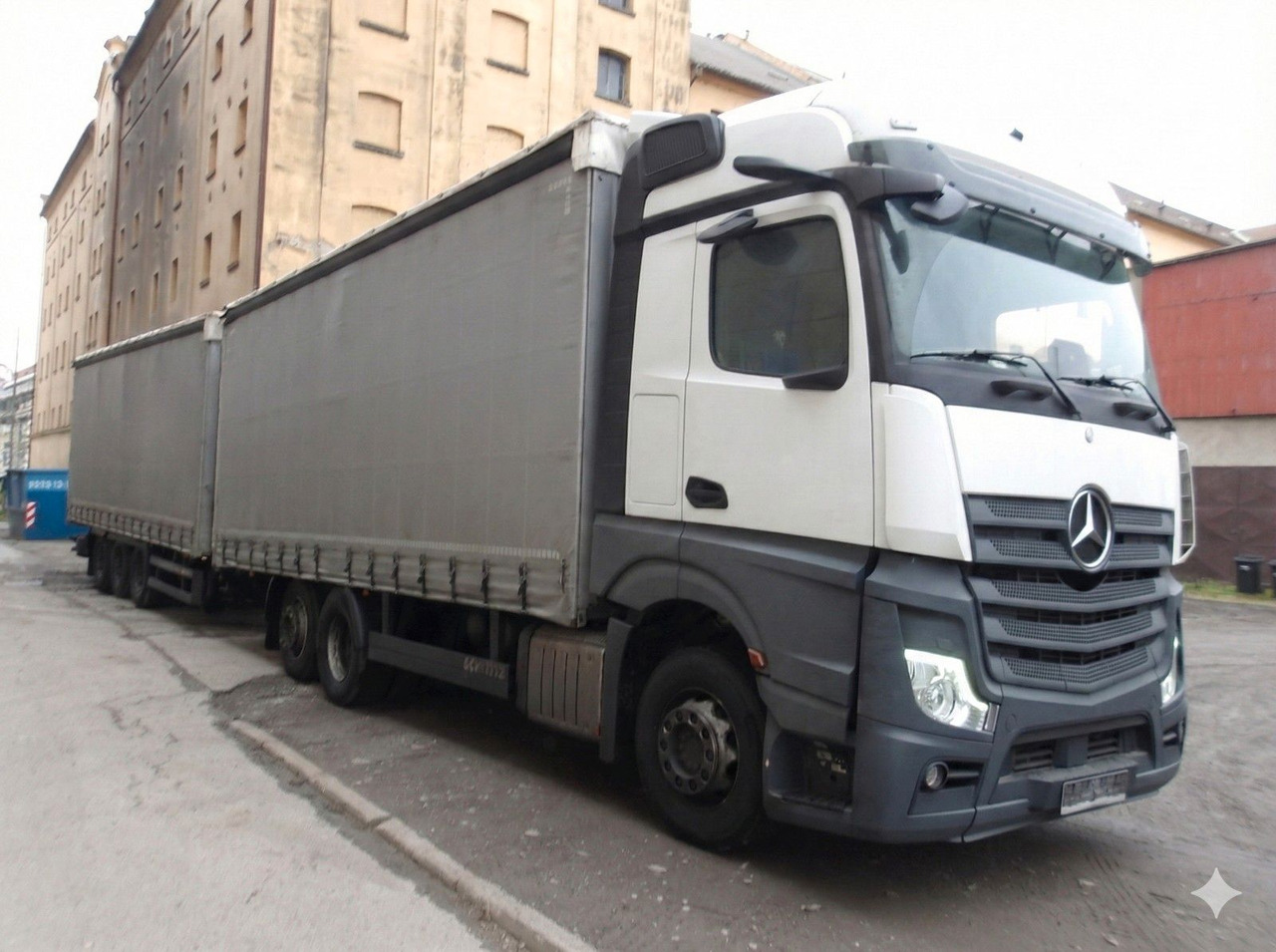 Mercedes-Benz 2548 Actros 6x2 EURO 6 + Schmitz - Plachtové nákladné vozidlo: obrázok 2 Mercedes-Benz 2548 Actros 6x2 EURO 6 + Schmitz - Plachtové nákladné vozidlo: obrázok 2