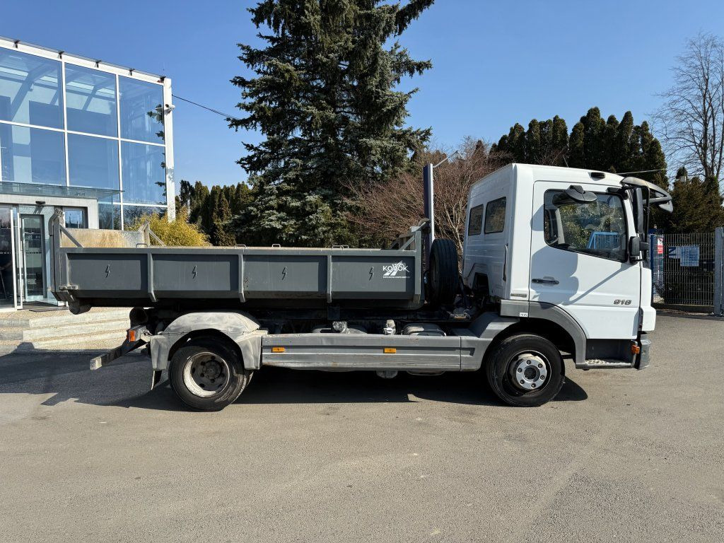 Mercedes-Benz 916 Atego EURO 4 - Hákový nosič kontajnerov: obrázok 3 Mercedes-Benz 916 Atego EURO 4 - Hákový nosič kontajnerov: obrázok 3