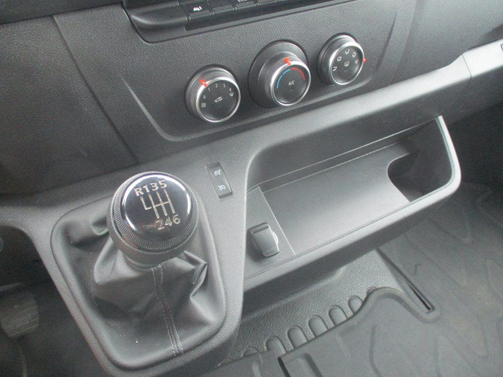 Furgon Renault Master 2.3fci L3H2: obrázok 16 Furgon Renault Master 2.3fci L3H2: obrázok 16