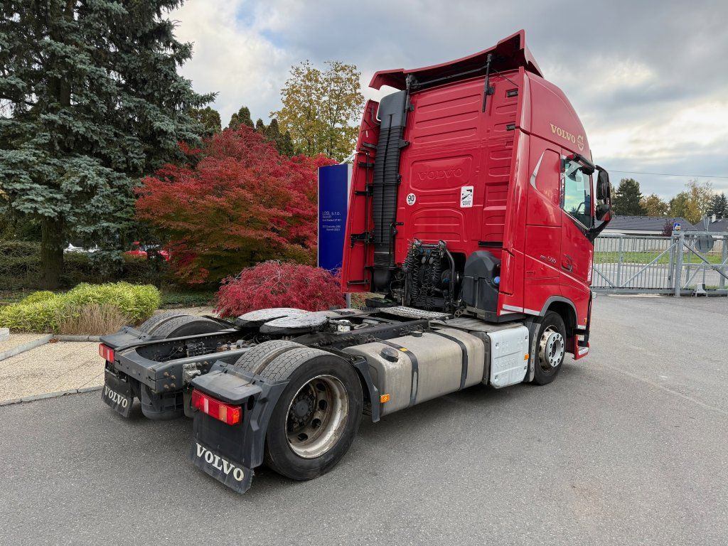 Volvo FH500 EURO 6 MEGA/lowdeck NEW TACHO - Ťahač: obrázok 5 Volvo FH500 EURO 6 MEGA/lowdeck NEW TACHO - Ťahač: obrázok 5