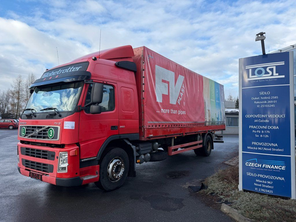 Volvo FM260 EURO 3 - Plachtové nákladné vozidlo: obrázok 1 Volvo FM260 EURO 3 - Plachtové nákladné vozidlo: obrázok 1