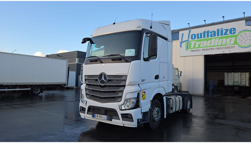Mercedes-Benz Actros 1845 - Ťahač: obrázok 2 Mercedes-Benz Actros 1845 - Ťahač: obrázok 2