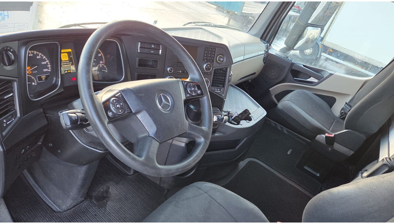 Mercedes-Benz Actros 1845 - Ťahač: obrázok 5 Mercedes-Benz Actros 1845 - Ťahač: obrázok 5